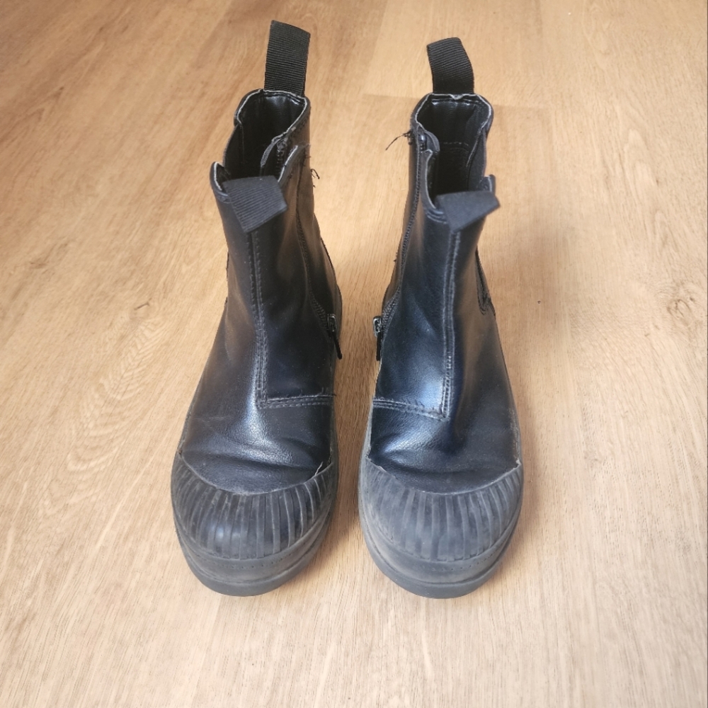 H&M Chelsea toddler boots size 13